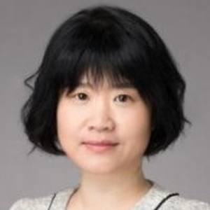 Bin JIANG (Deputy director of  the Center for Public Policy Research  at Peking University, vice chairman of  the Professional Committee on  Pharmacy Management of the Beijing  Pharmaceutical Society)